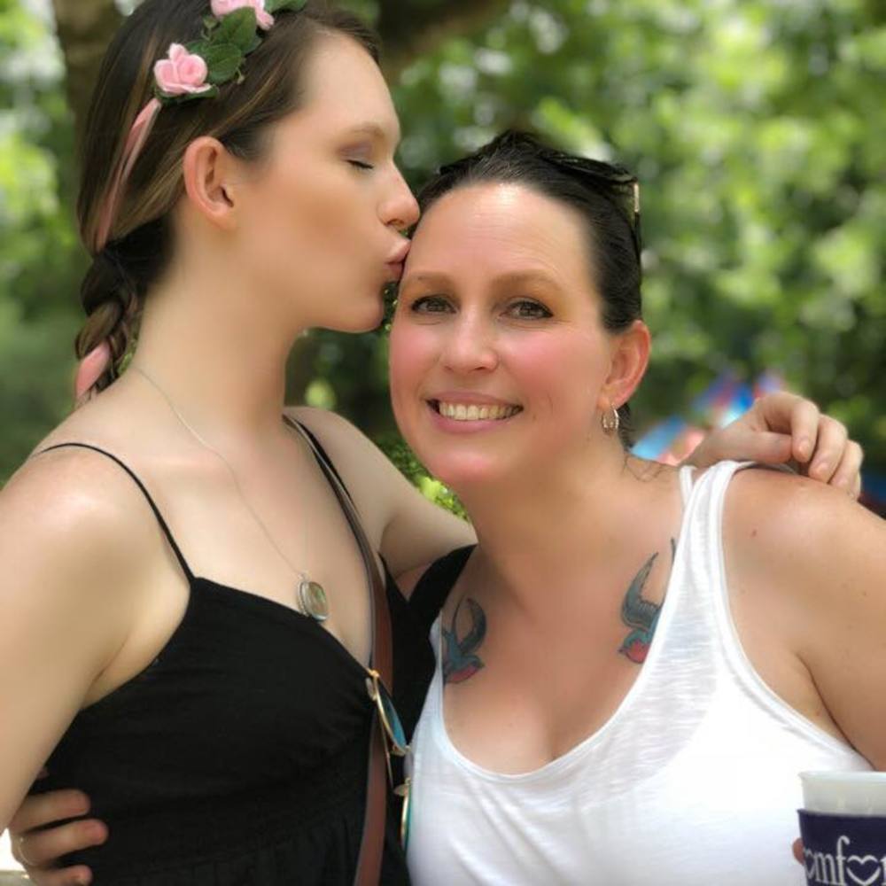 Meet your Posher, Holly